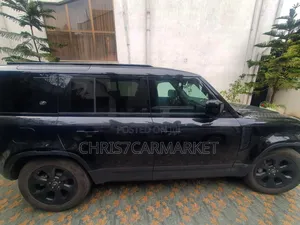 Land Rover Defender SE 2024 Black