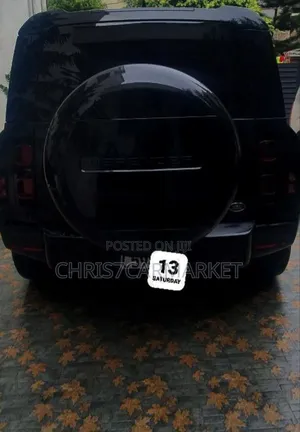 Land Rover Defender SE 2024 Black