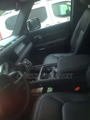 Land Rover Defender SE 2024 Black