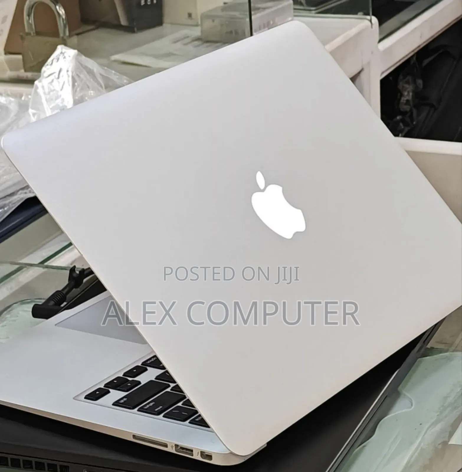 New Laptop Apple MacBook Air 2017 8GB Intel Core I7 SSD 512GB