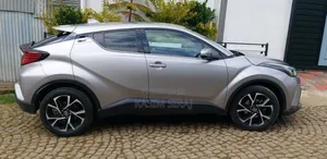 Toyota C-HR Limited 2021 Silver