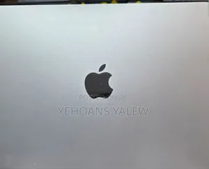 Photo - New Laptop Apple MacBook Air 2022 M2 16GB Apple M2 SSD 256GB