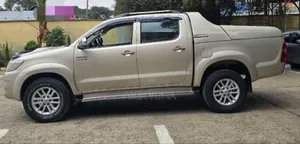 Toyota Hilux 2014 Gold