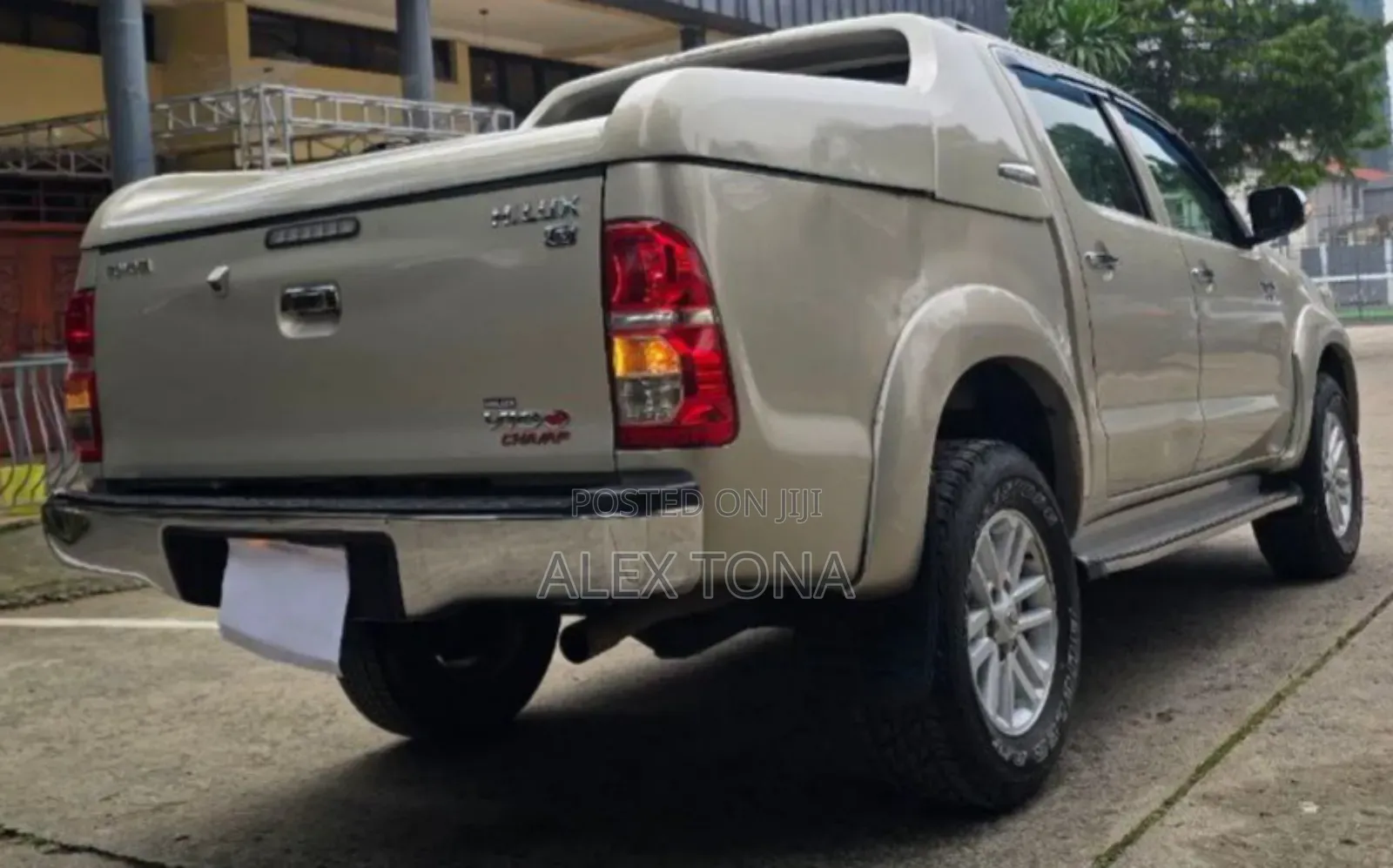 Toyota Hilux 2014 Gold
