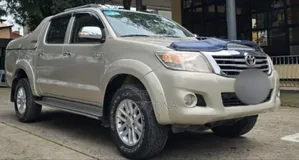 Toyota Hilux 2014 Gold