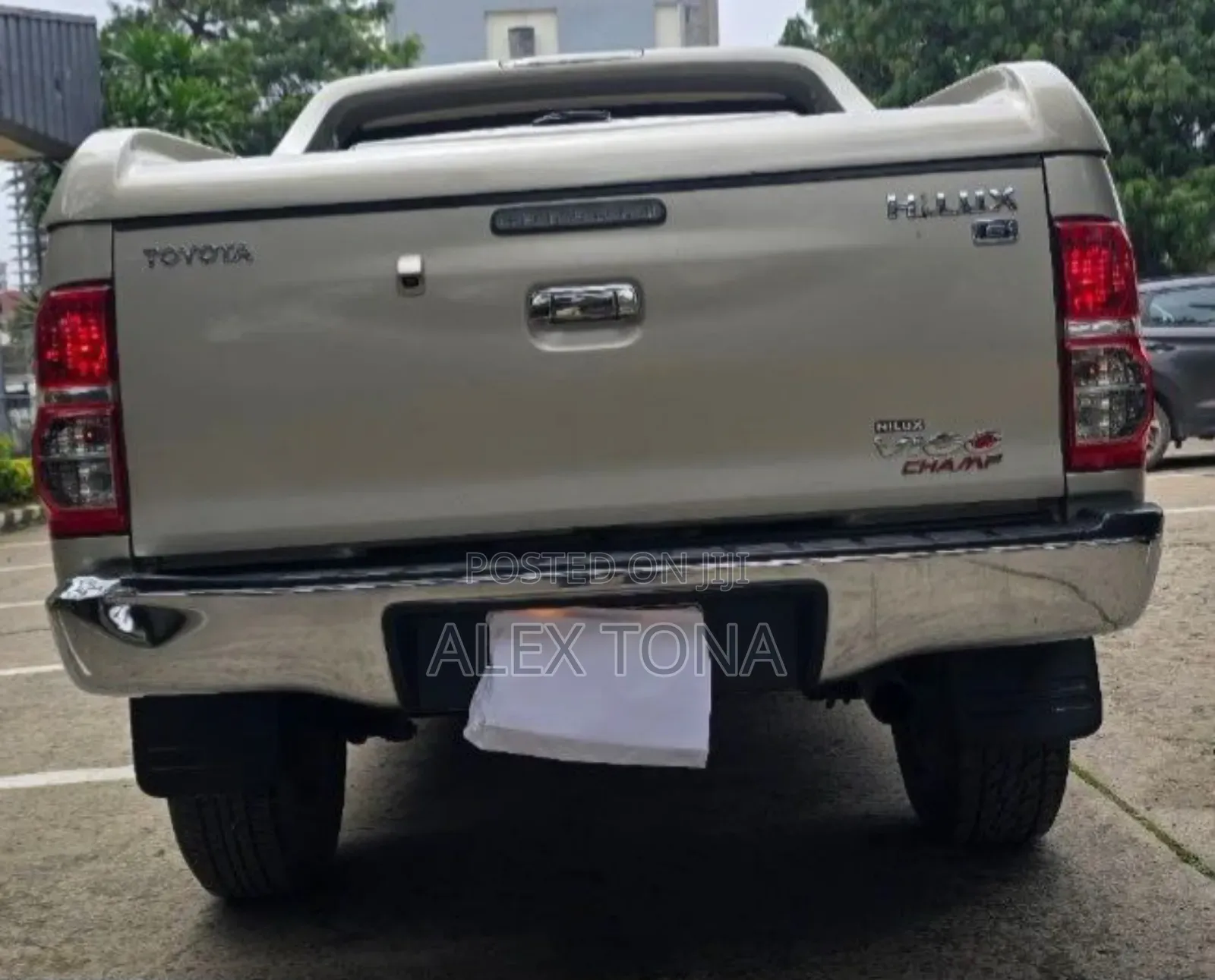 Toyota Hilux 2014 Gold