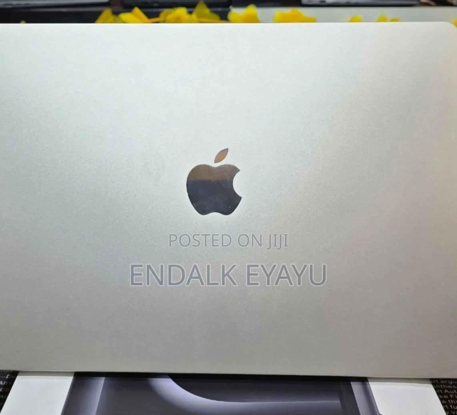 New Laptop Apple MacBook Air 2022 M2 16GB Apple M2 SSD 256GB