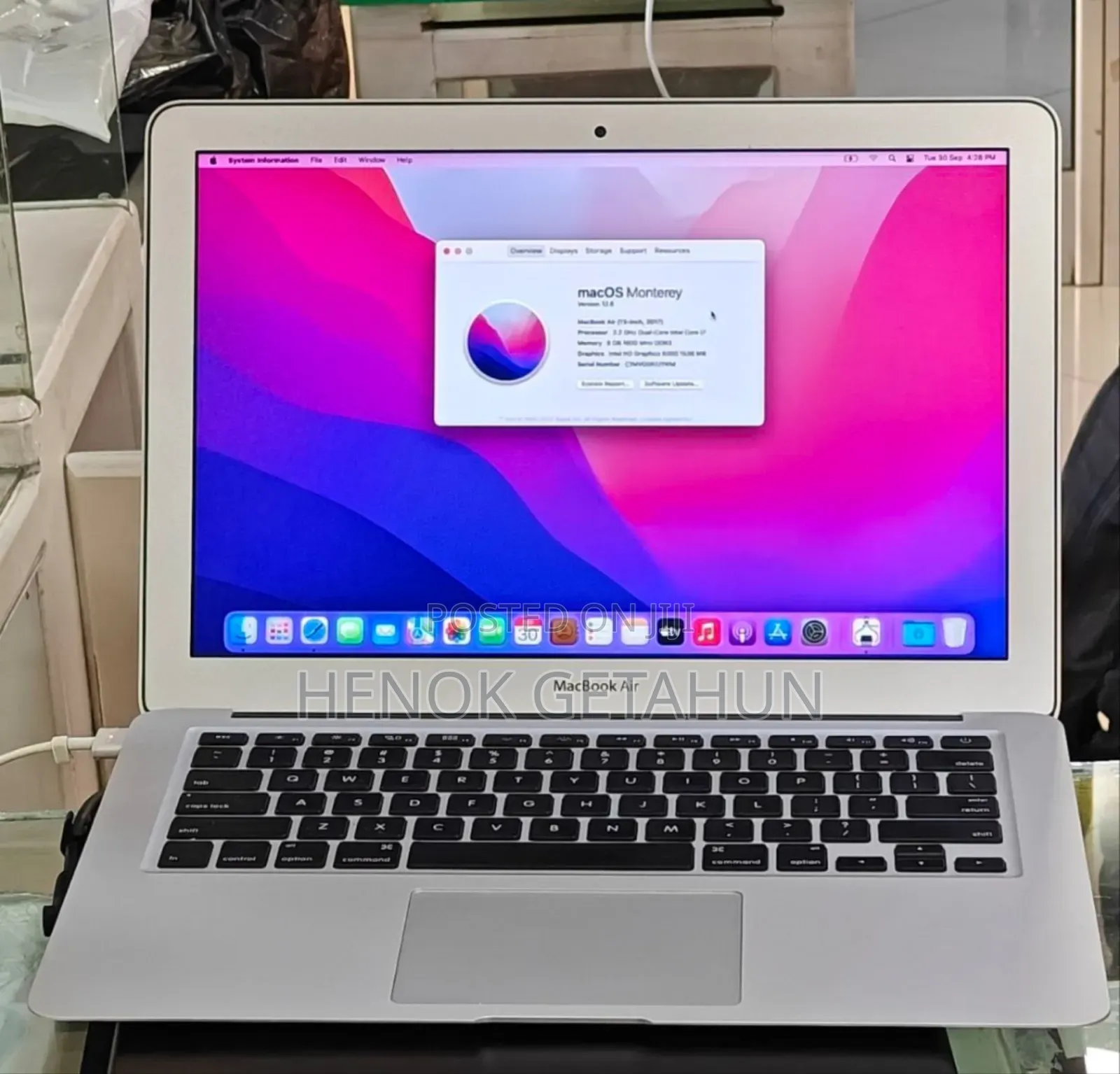 New Laptop Apple MacBook Air 2017 8GB Intel Core I7 SSD 256GB