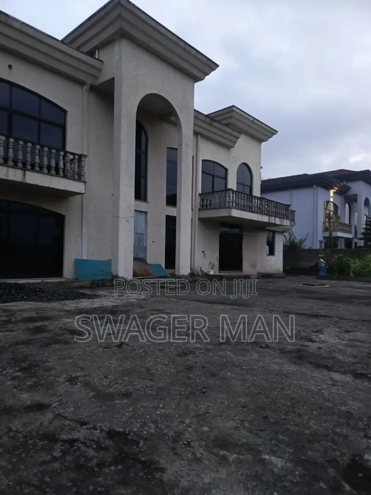 Furnished 8bdrm Townhouse/Terrace in ጣፎ, Yeka for sale