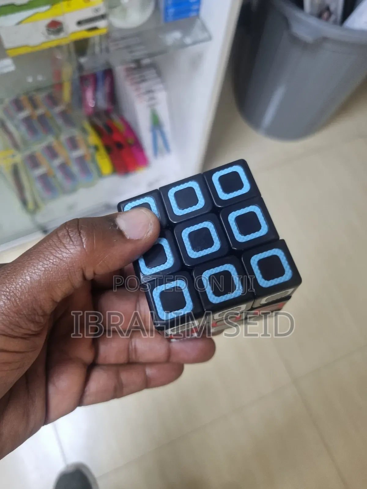 Qiyi Void Cube 3x3, a Variation of the Classic Rubik's Cube