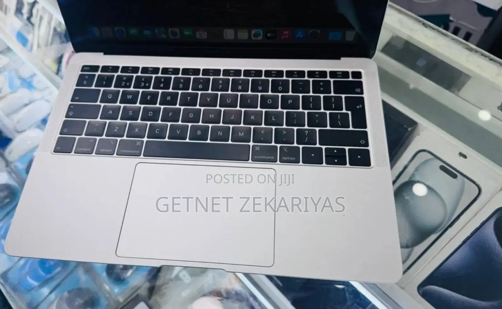 New Laptop Apple MacBook Air 2019 8GB Intel Core I5 SSD 128GB