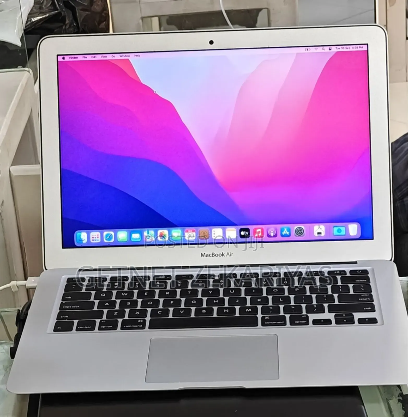 New Laptop Apple MacBook Air 2017 8GB Intel Core I7 SSD 512GB
