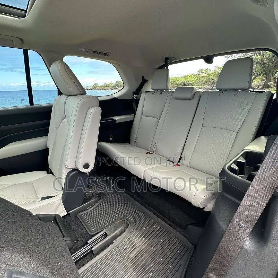 Toyota Grand Highlander Hybrid 2024 Red