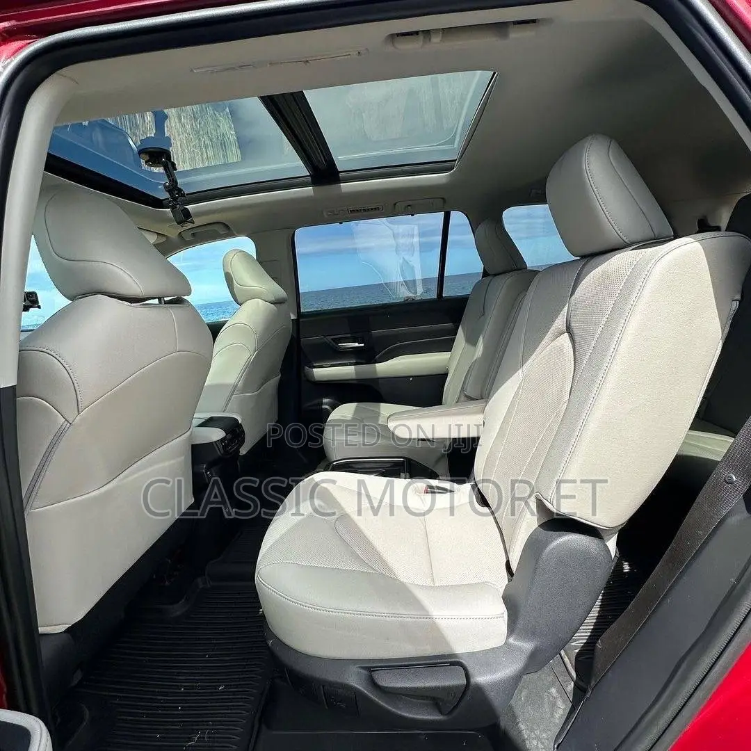Toyota Grand Highlander Hybrid 2024 Red