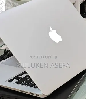 New Laptop Apple MacBook Pro 2017 8GB Intel Core I7 SSD 512GB