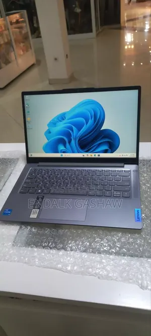 Photo - New Laptop Lenovo Ideapad 3 8GB Intel Core I5 SSD 512GB