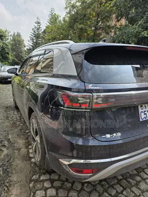 Volkswagen ID.6 2024 Blue