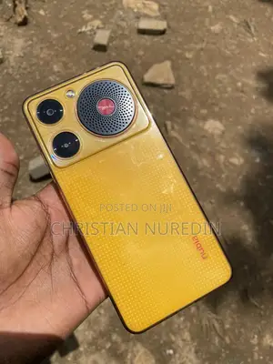 Photo - ZTE Nubia Music 128 GB Yellow