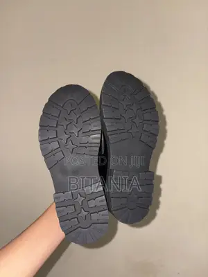 Kids Shoe Available on Hand