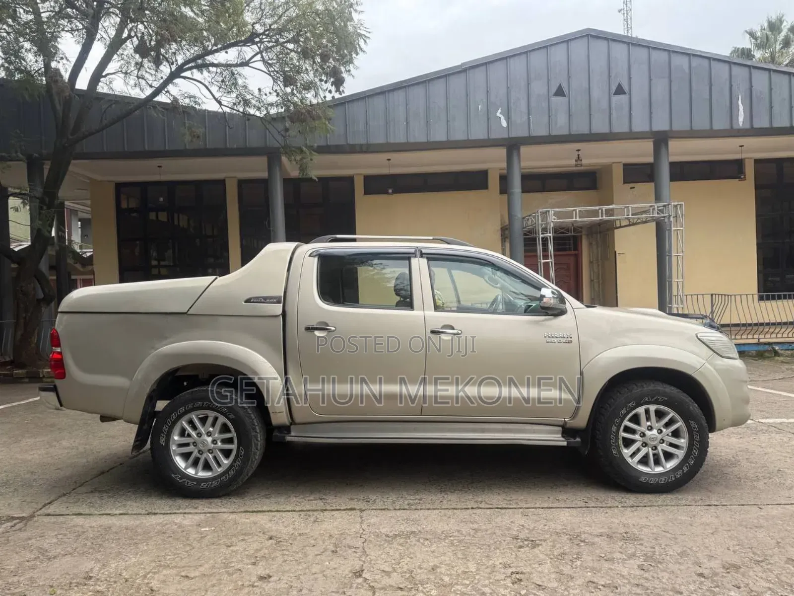 Toyota Hilux 2014 Gray