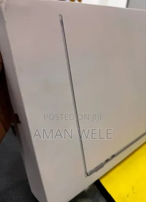 Photo - New Laptop Apple MacBook Pro 2024 M4 14-Inch 16GB Apple M4 SSD 256GB