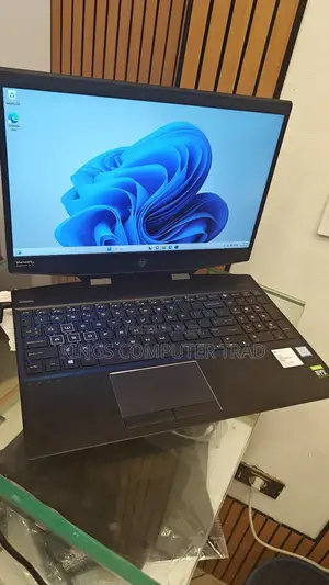 New Laptop HP Omen X 17t 16GB Intel Core I7 SSD 512GB