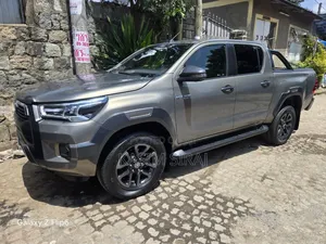 Toyota Hilux Revo Double Cab Deisel 2.8 AWD 2022 Gray