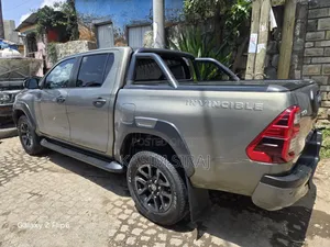 Toyota Hilux Revo Double Cab Deisel 2.8 AWD 2022 Gray