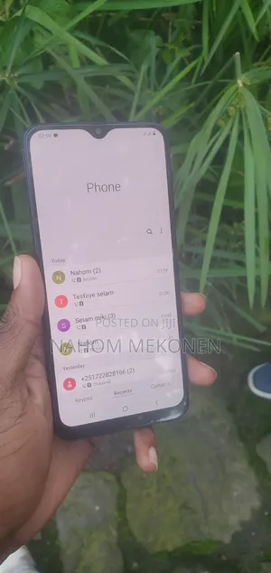 Photo - Samsung Galaxy A30 64 GB Silver