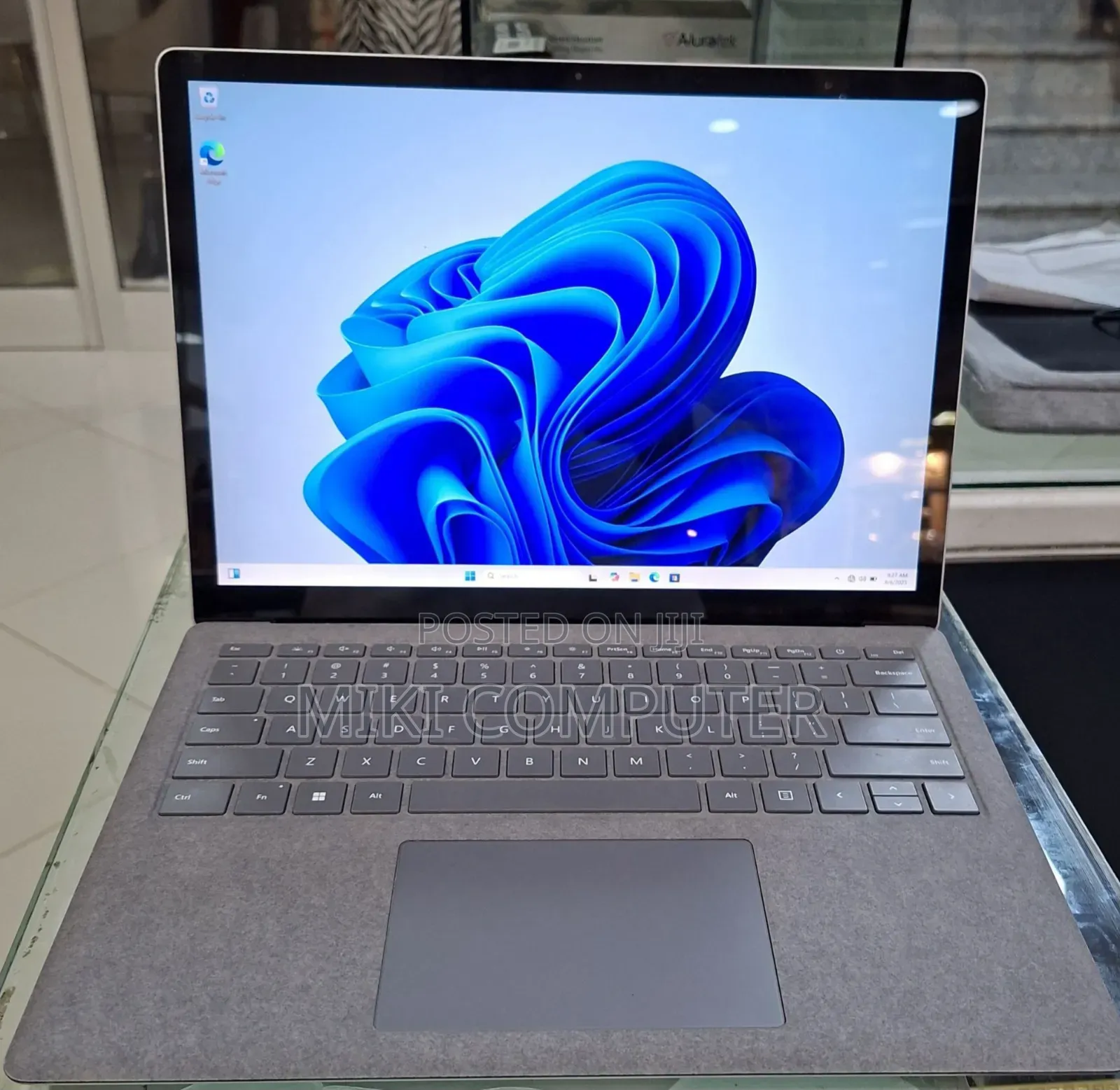New Laptop Microsoft Surface 16GB Intel Core I7 SSD 512GB