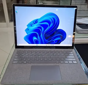 New Laptop Microsoft Surface 16GB Intel Core I7 SSD 512GB