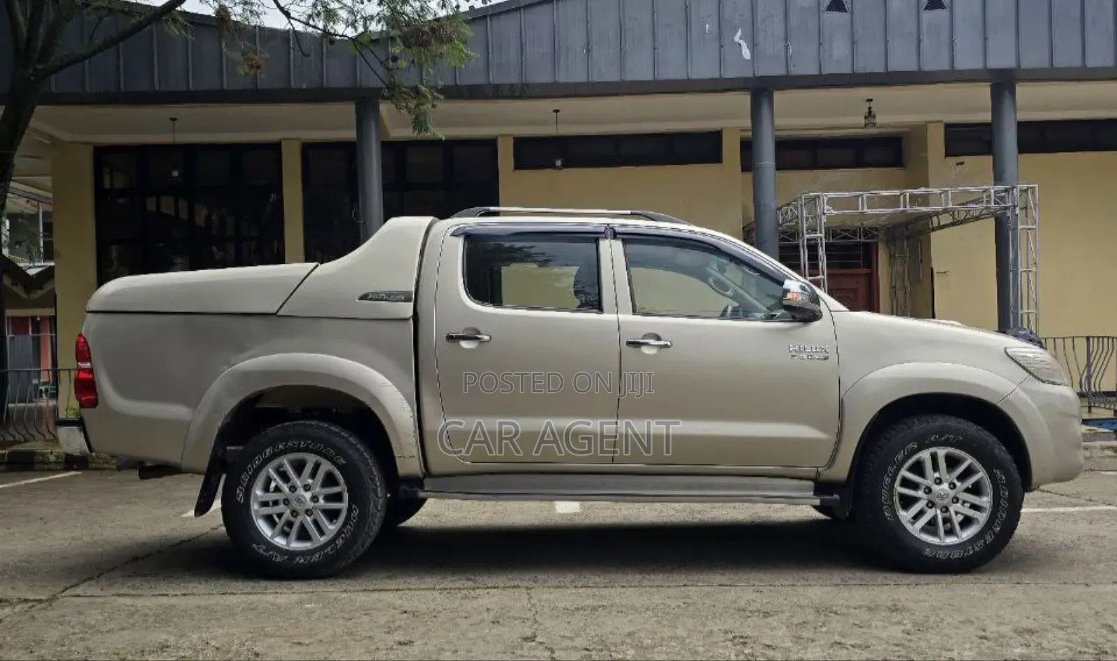Toyota Hilux 2014 Gray