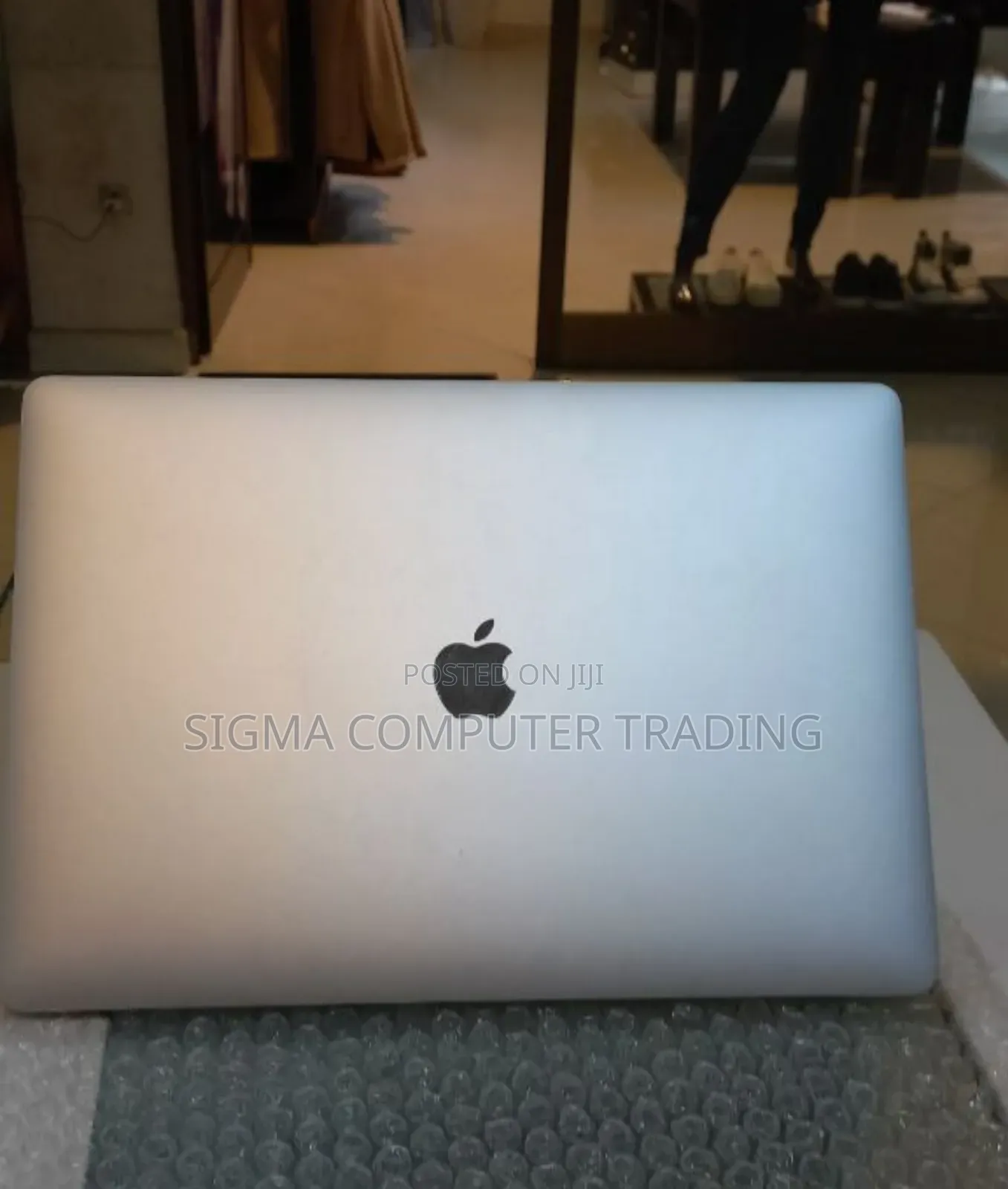 New Laptop Apple MacBook Pro 2017 16GB Intel Core I7 SSD 256GB