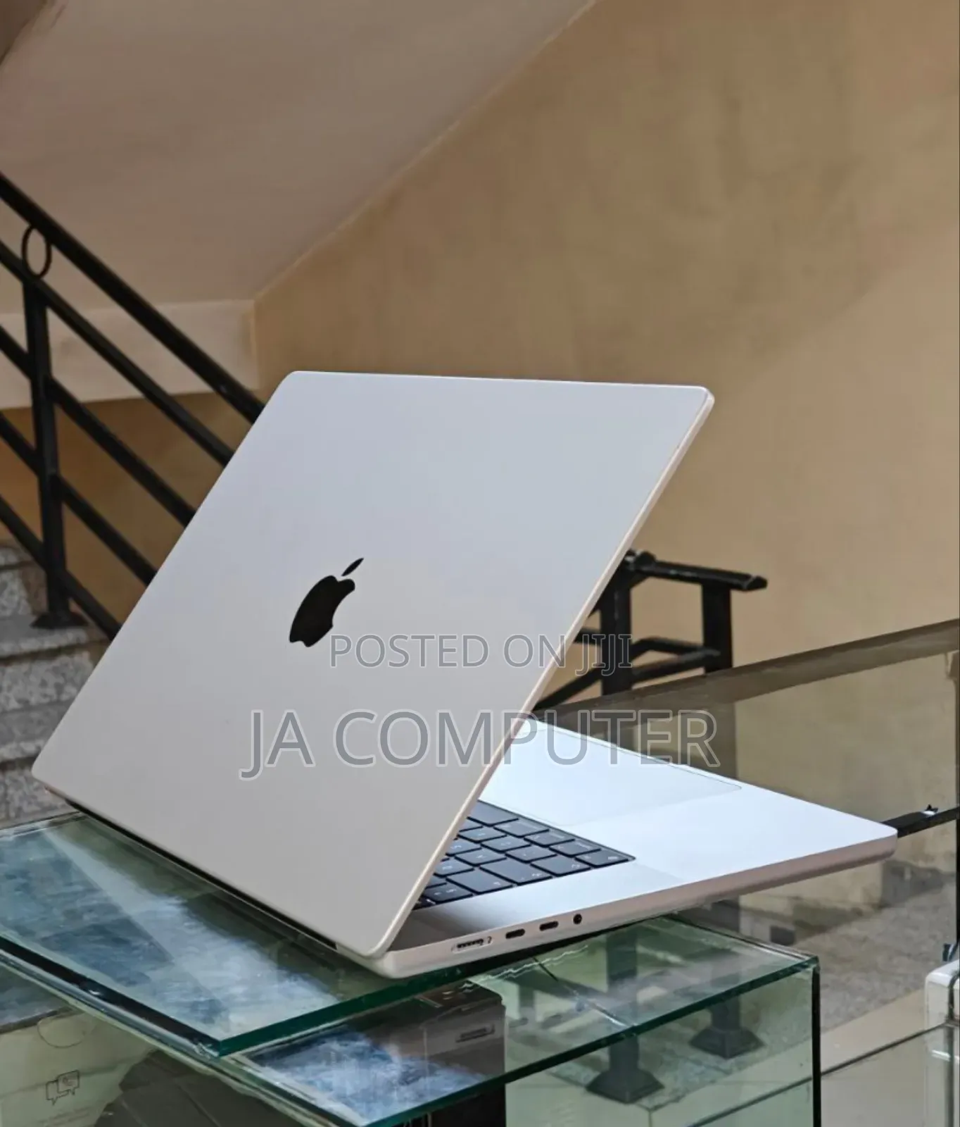 New Laptop Apple MacBook Pro M1 16GB Apple M1 Pro SSD 1T