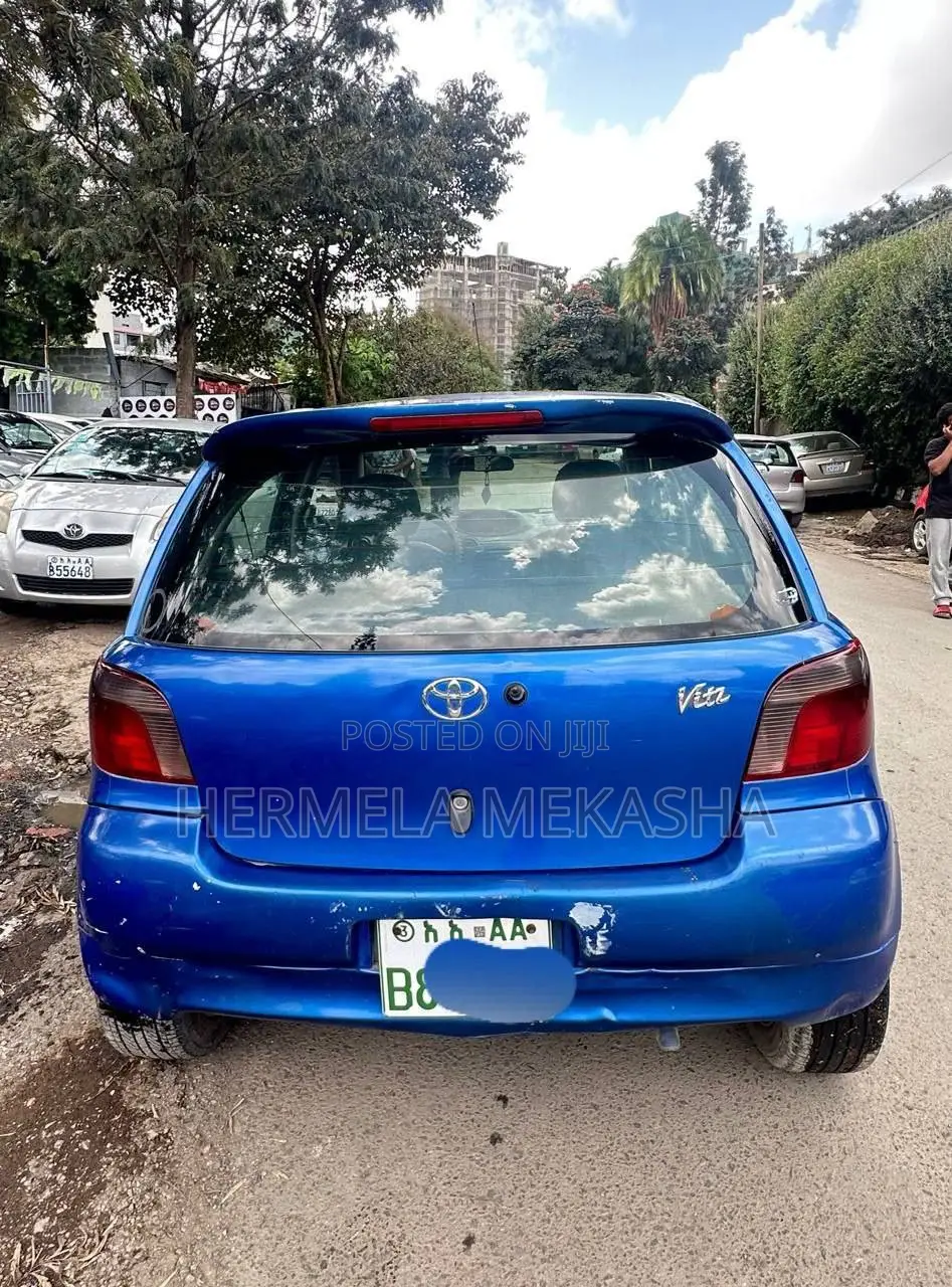 Toyota Vitz 2001 Blue