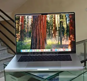 New Laptop Apple MacBook Pro M1 16GB Apple M1 Pro SSD 1T