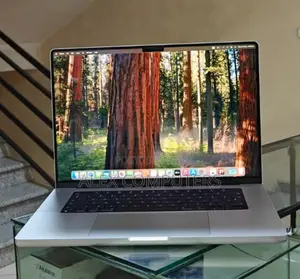 New Laptop Apple MacBook Pro M1 16GB Apple M1 Pro SSD 1T
