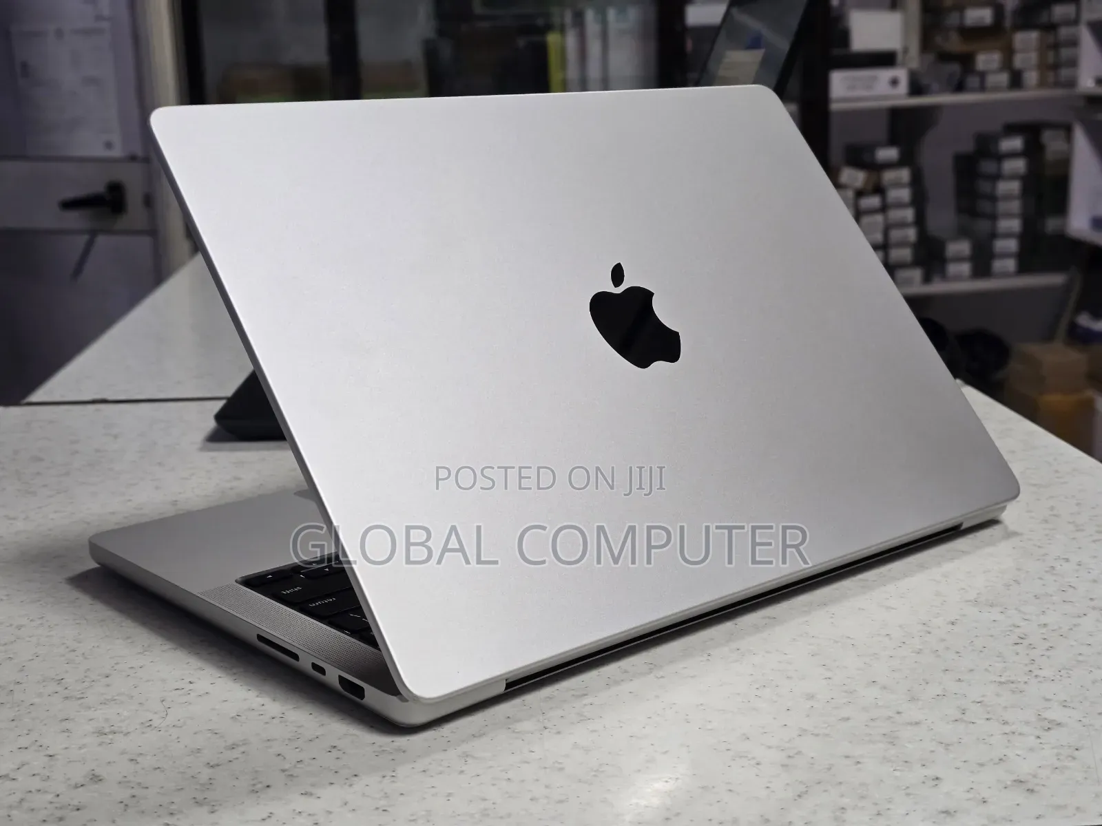 New Apple MacBook Pro 2024 M3 Max 16-Inch 36GB Apple M3 Max SSD 1T