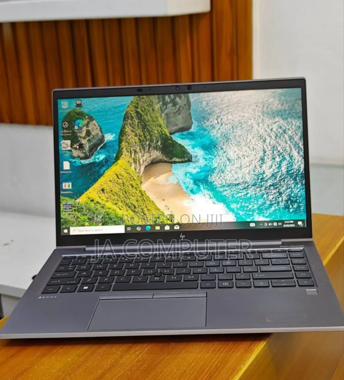 New Laptop HP ZBook Firefly G8 16GB Intel Core I7 SSD 512GB