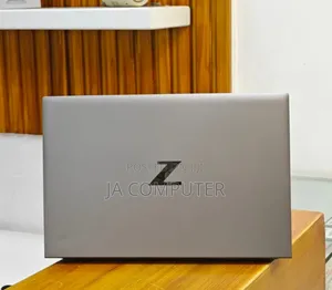 New Laptop HP ZBook Firefly G8 16GB Intel Core I7 SSD 512GB