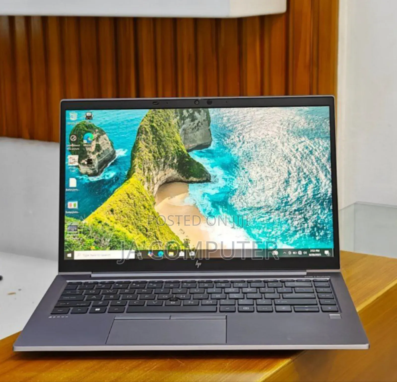 New Laptop HP ZBook Firefly G8 16GB Intel Core I7 SSD 512GB