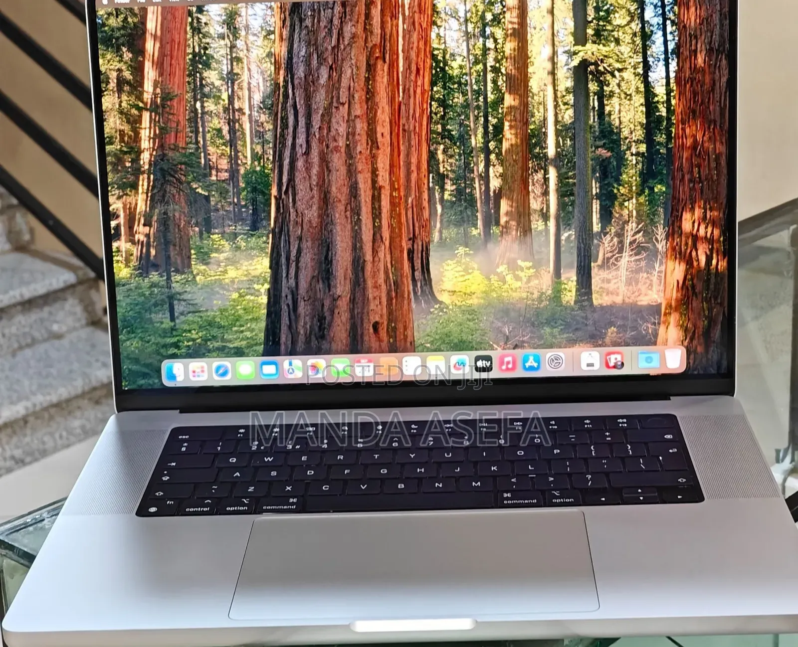 New Laptop Apple MacBook Pro M1 16GB Apple M1 Pro SSD 1T