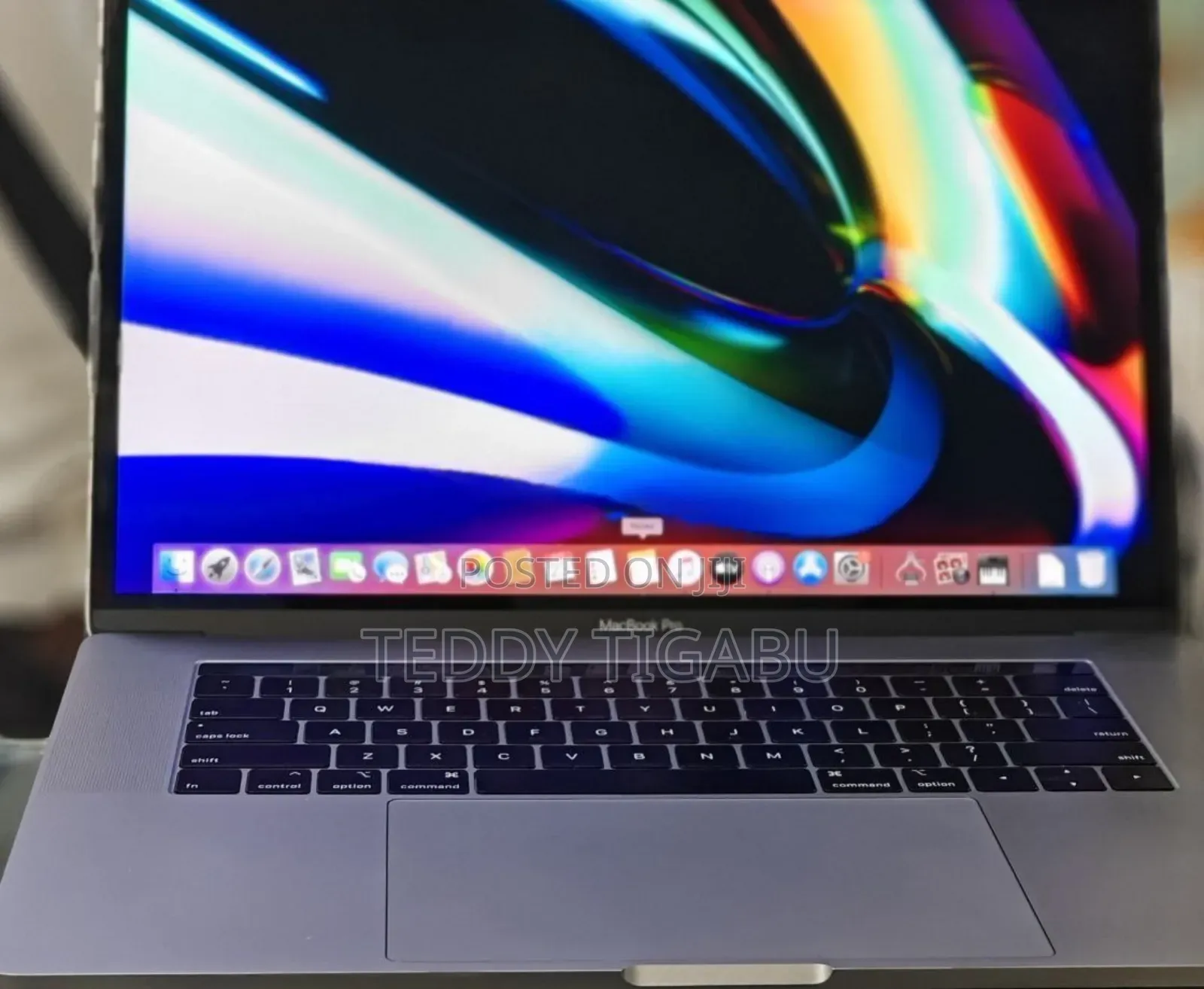 New Laptop Apple MacBook Pro 2019 32GB Intel Core I9 SSD 512GB