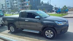 Toyota Hilux 2019 Gray