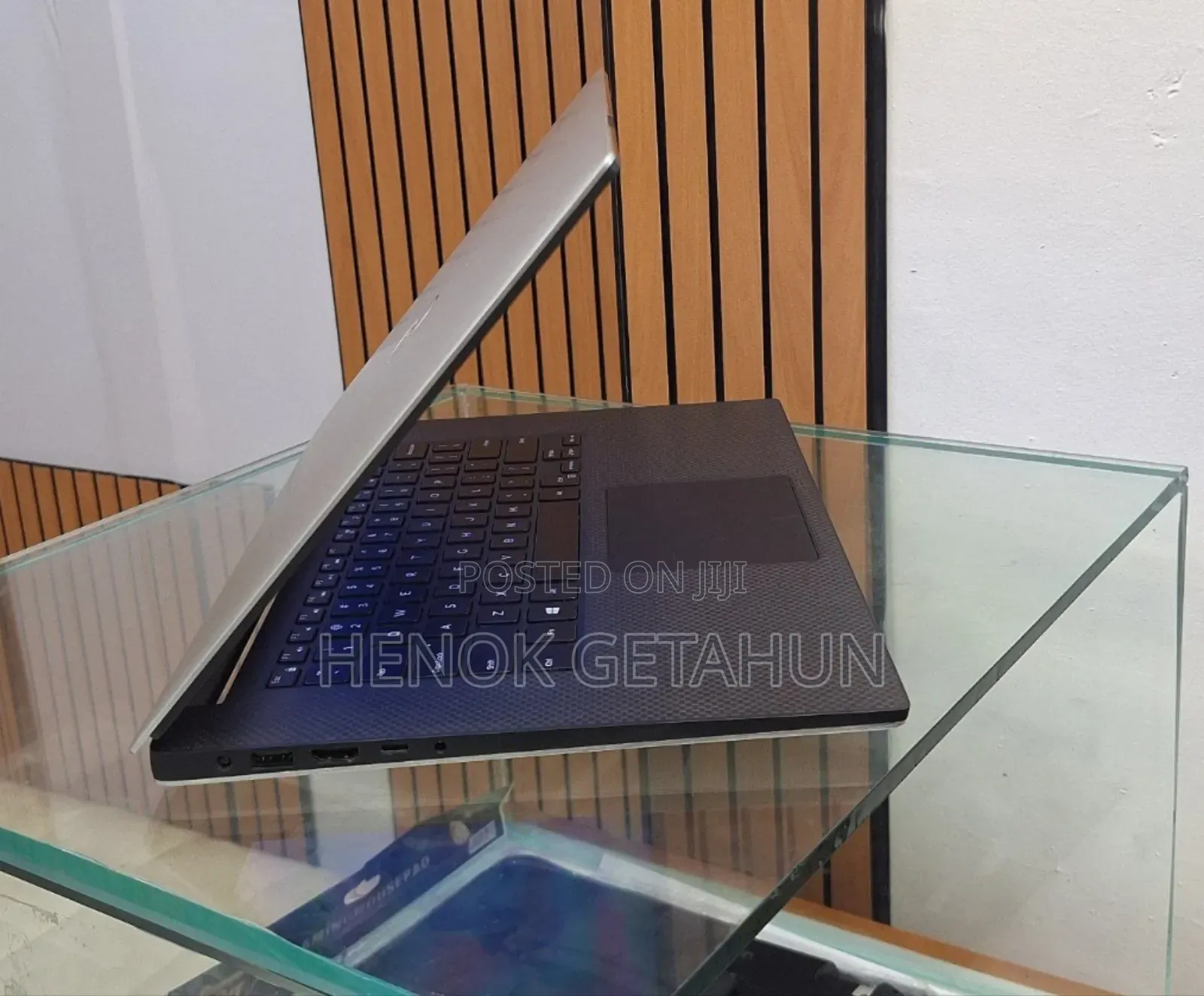 New Laptop Dell XPS 15 16GB Intel Core I9 SSD 2T