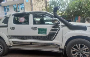 Toyota Hilux 2015 White