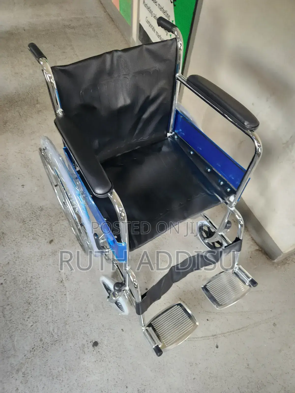 Brand New Packed Road Friendly Wheelchair夷狄wheelchair承受wheelchair