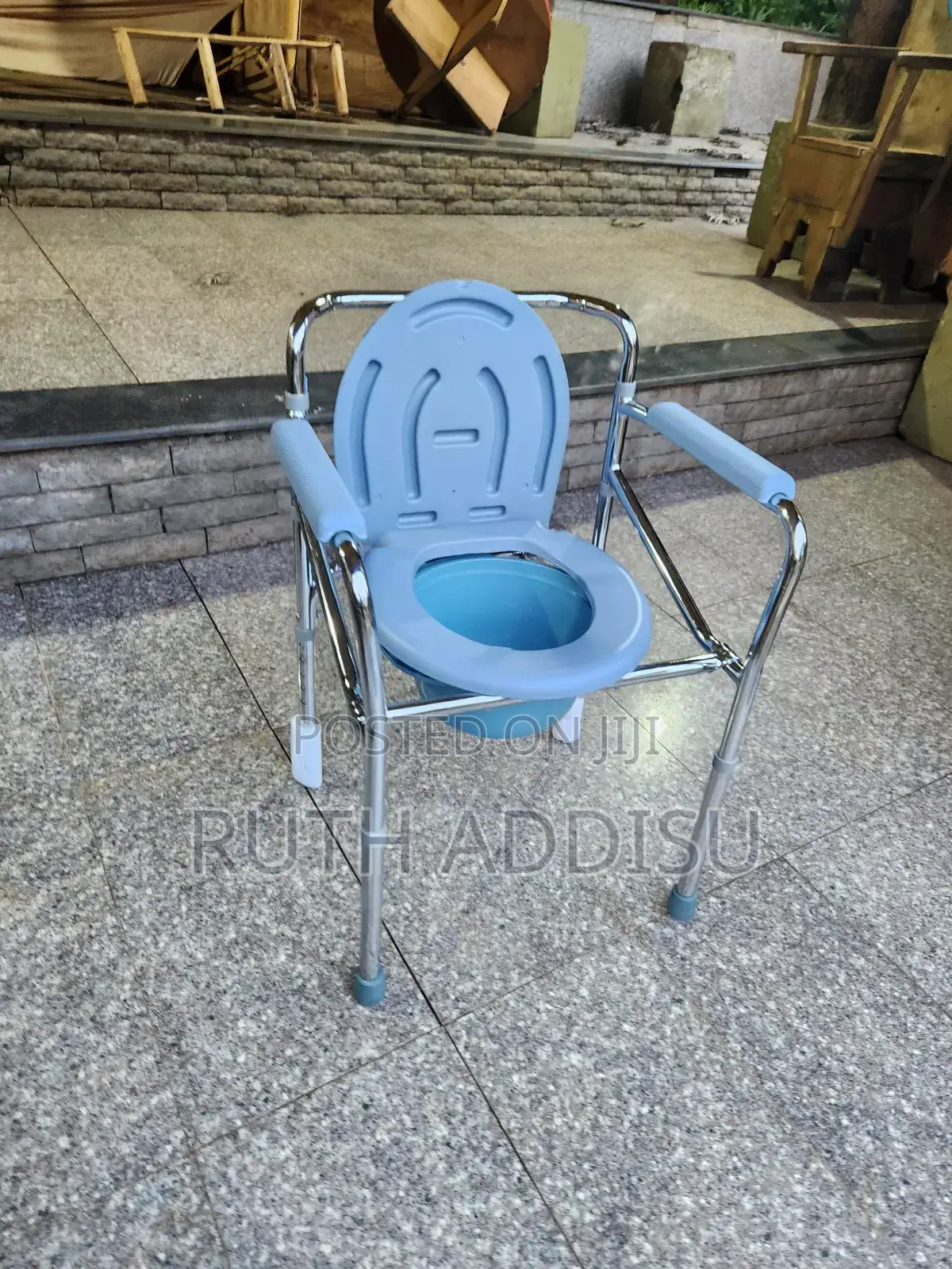 Commode Chair Foldae Mika and Shower Able Chair較少clean Commode Chair