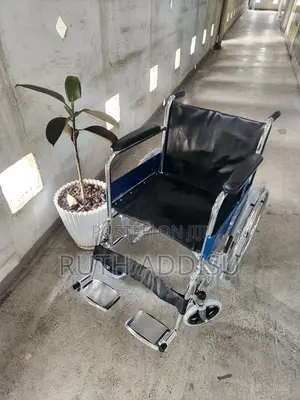 Leg Support New Medical Wheelchair建議almunium Leather Seat Wheelchair