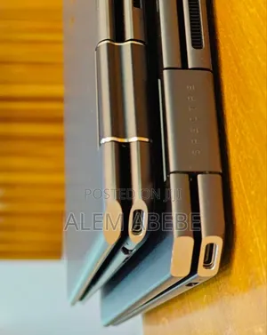 New Laptop HP Spectra 13 32GB Intel Core I7 SSD 2T